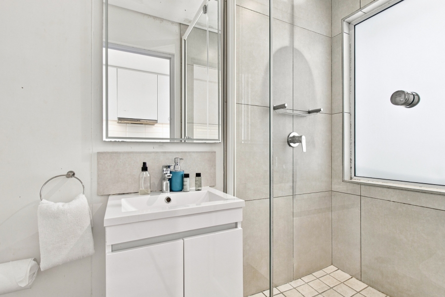 1 Bedroom Property for Sale in Woodstock Western Cape